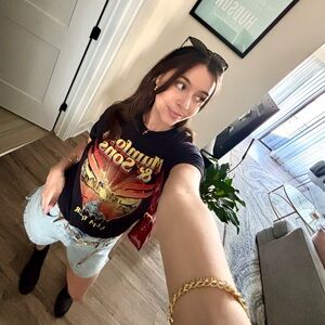 Meet your Posher, Julianna